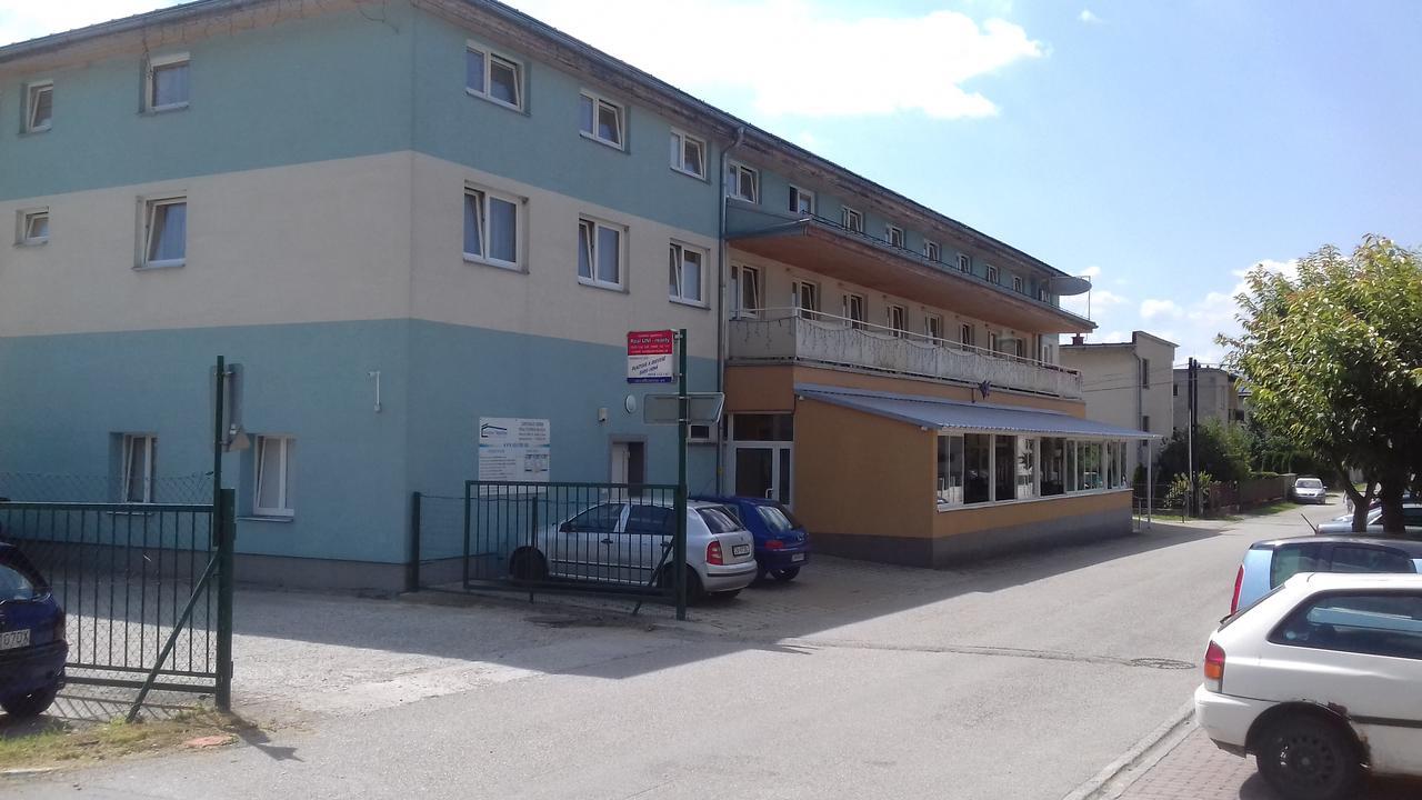 Penzion Anton Teplicka nad Vahom Exterior photo